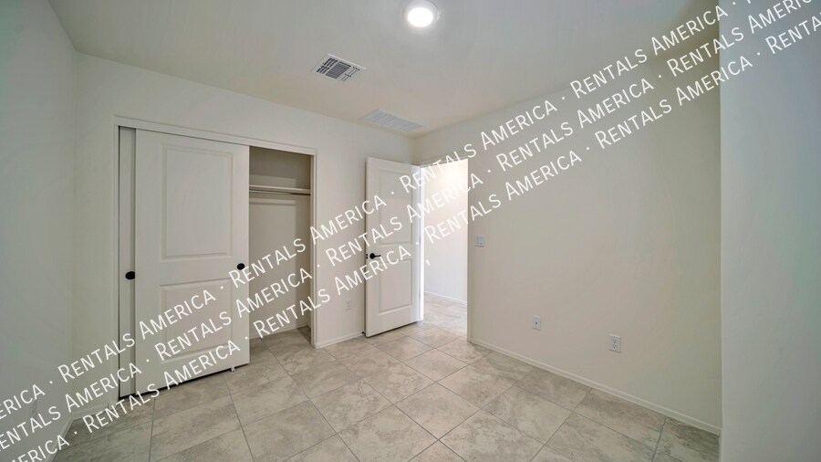 Building Photo - 8803 E Stone Meadow Cir