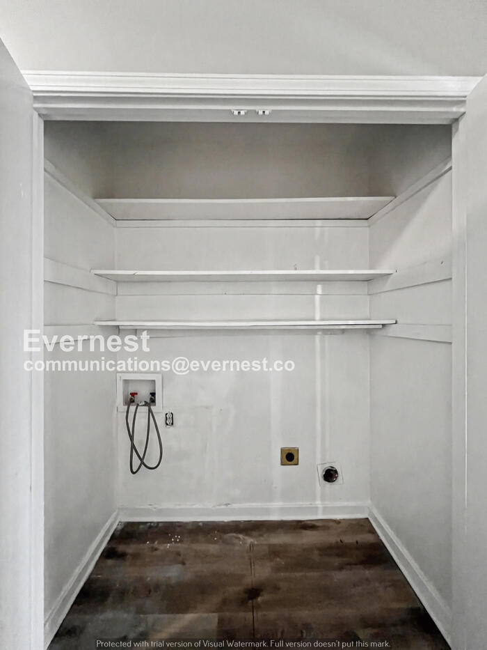 Building Photo - 848 Rasco Rd W