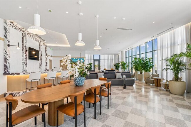 Building Photo - 3015 S Ysabella Ave