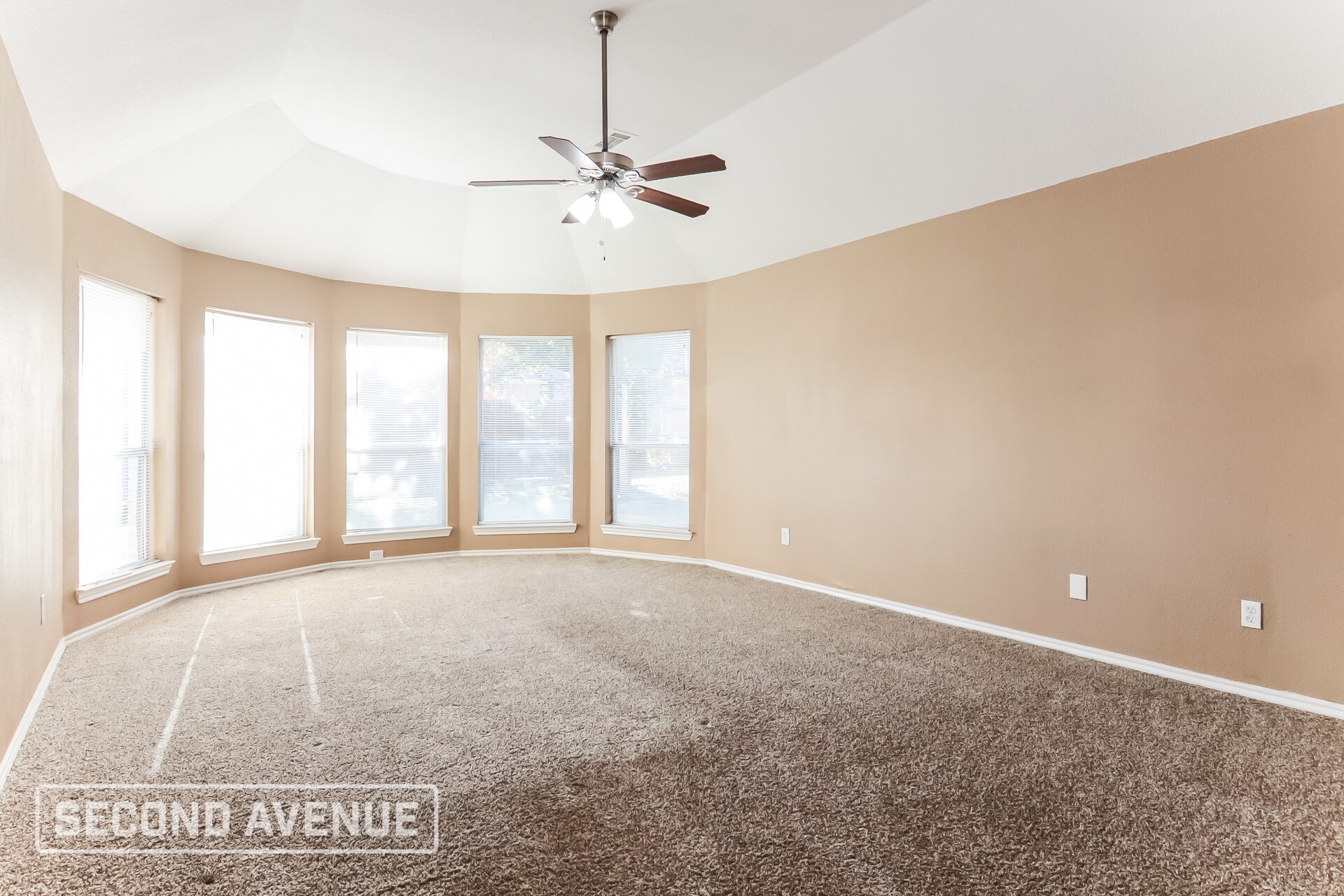 Building Photo - 616 Elm Falls Pl