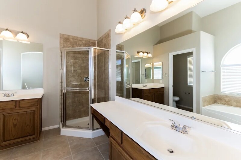 Building Photo - 5914 Buena Tierra St