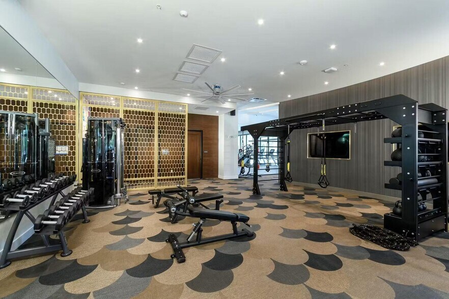 Building Photo - 250 Promenade Pl