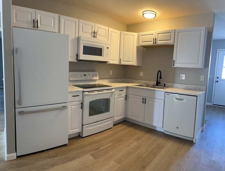 New Appliances - 8268 W Magnum Dr