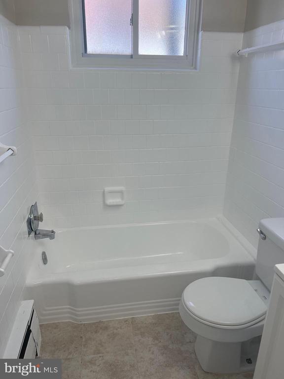 Building Photo - 702 Chaney Dr