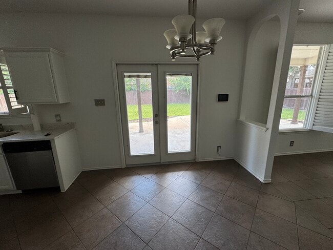 Building Photo - 3618 Wolf Dr