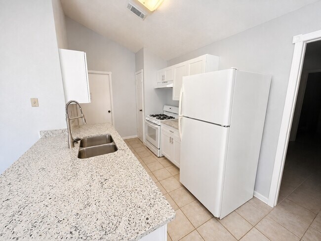 Building Photo - 3105 Oak Rock