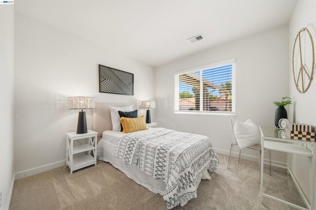 Building Photo - 2865 Ponte Mira Way