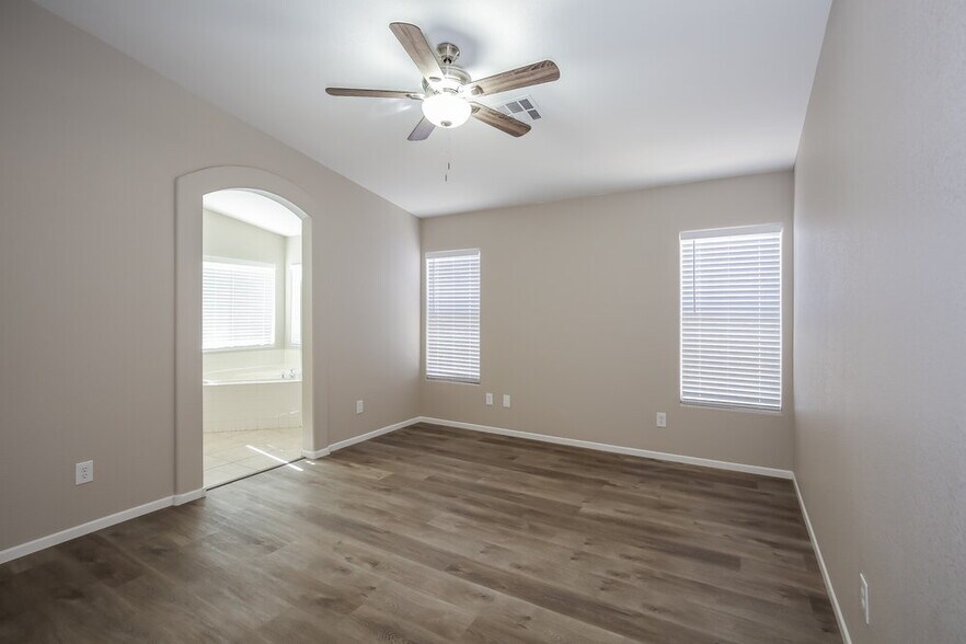 Building Photo - 5109 Backwoodsman Ave