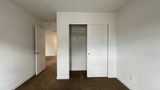 Building Photo - 767 Omaggio Pl
