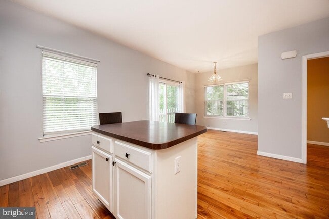 Building Photo - 2717 Fynamore Ln