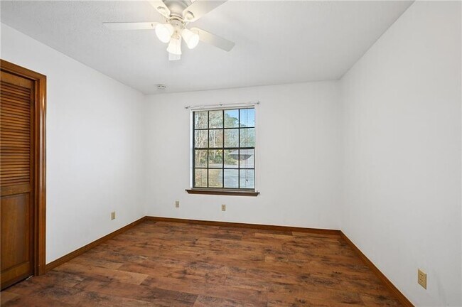 Building Photo - 101 Herwig Bluff Rd