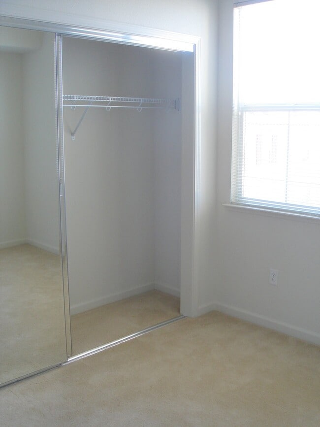 Second bedroom - 1883 Agnew Rd