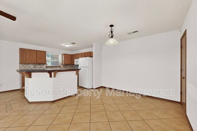 Building Photo - 1700 Violetas Rd NW