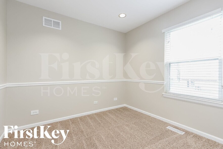 Building Photo - 298 N Crooked Lake Ln