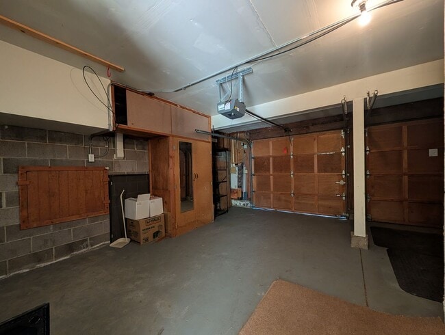 Building Photo - Fantastic 3-Bedroom, 2.5-Bath Home In East Eugene!