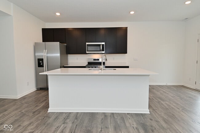 Building Photo - 6296 Wasco Dr