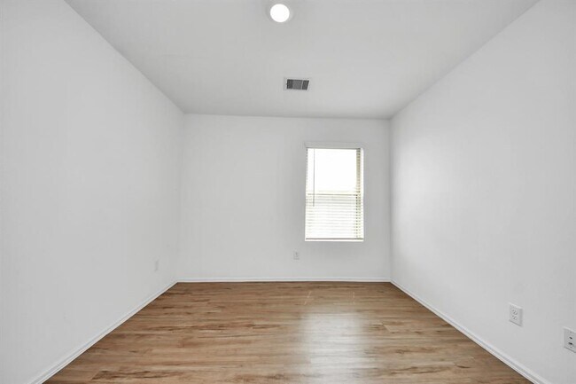 Building Photo - 4131 Neches Bnd Dr