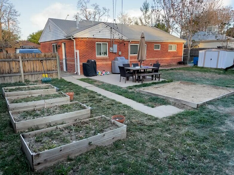 Backyard - 9291 High St
