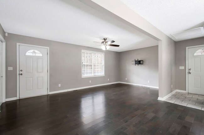 Building Photo - 1422 Wesley Rd