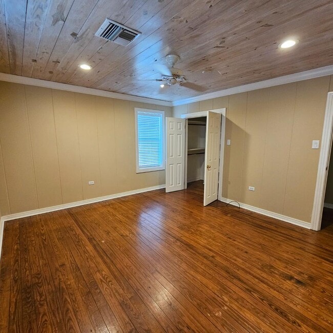 Building Photo - 1007 LA-20