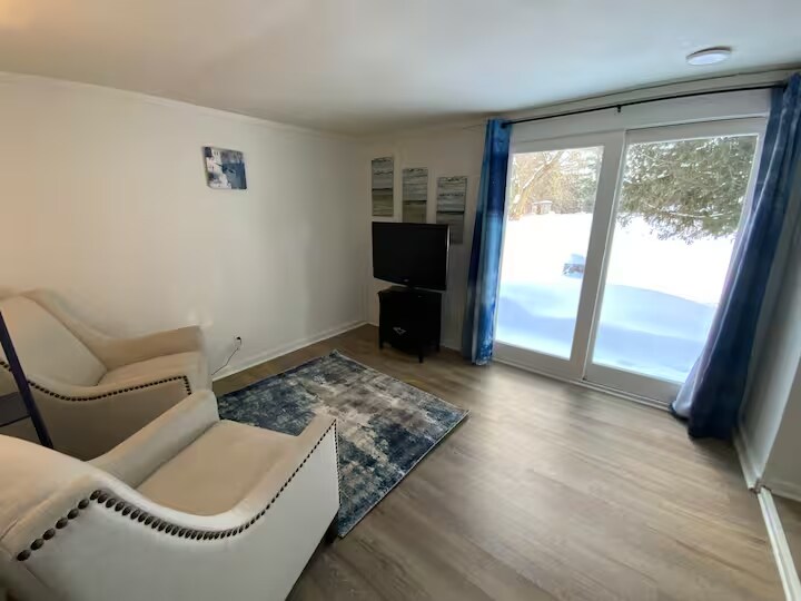 Building Photo - 115 Mckenzie St