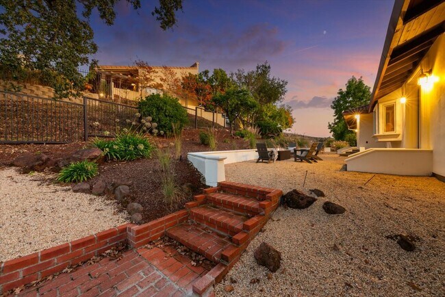 Building Photo - 4 Bedrooms, 3 Bathrooms, Cul-de-sac Location Near Silverado Country Club, Napa