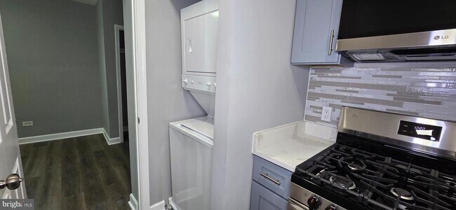 Building Photo - 405 34th St SE