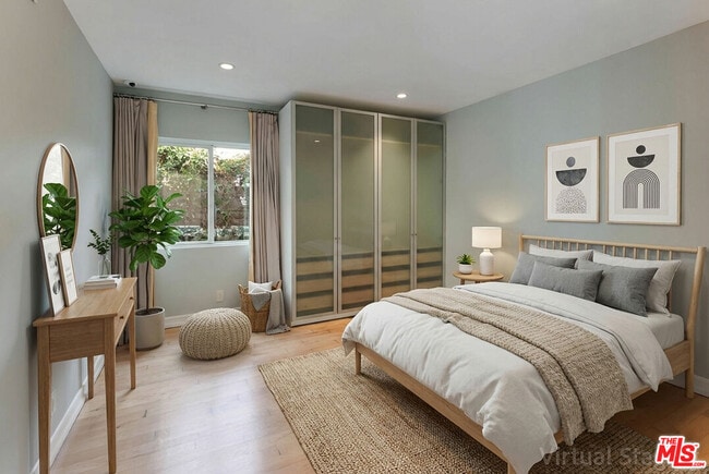 Building Photo - 1617 Roscomare Rd