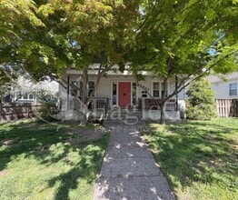 Building Photo - Large 8-Bedroom Home Across from Whitman C...