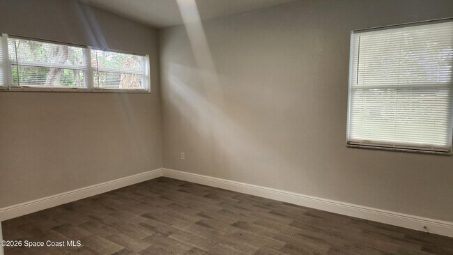 Building Photo - 102 S Christmas Hill Rd