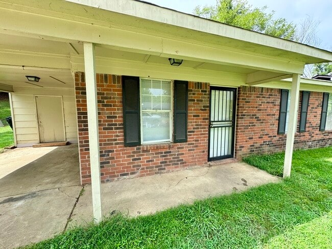 Building Photo - 5151 Corkwood Dr