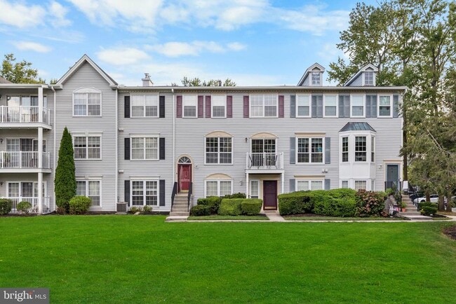 Building Photo - 71 Chambord Ct