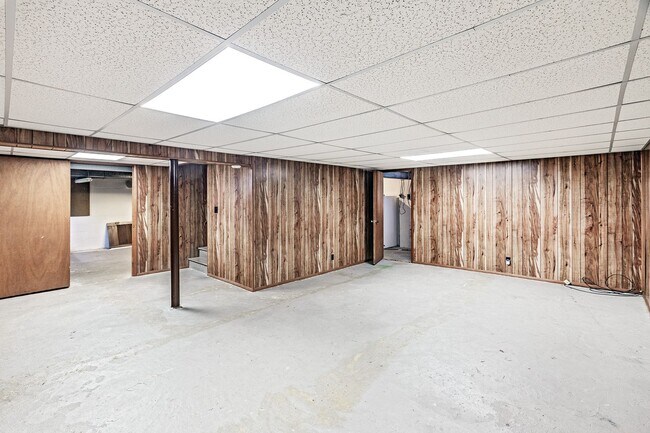Building Photo - 2412 Manet Rd