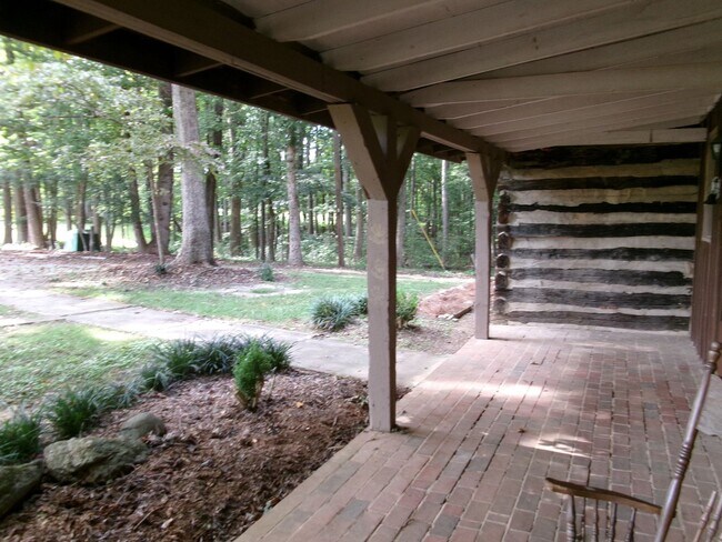 Building Photo - FOR RENT-Rustic log cabin home for RENT in...