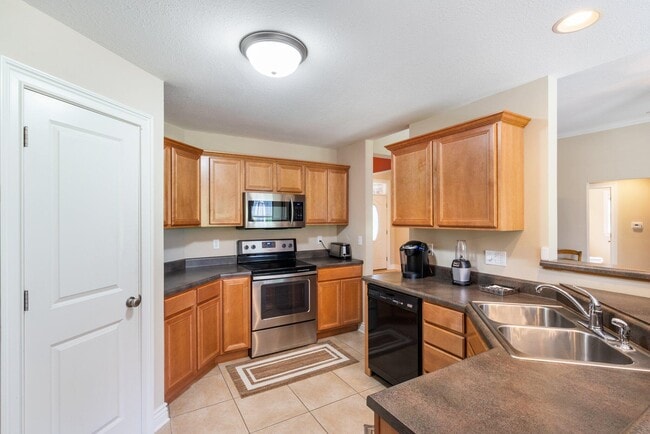 Building Photo - 4804 Cedar Coals Ct