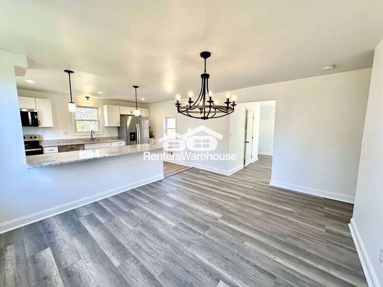 Building Photo - 4210 College Ave