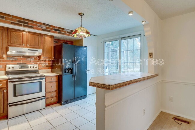 Building Photo - 5328 Larochelle Ct