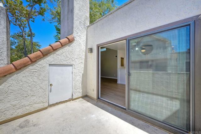 Building Photo - 375 N Melrose Dr