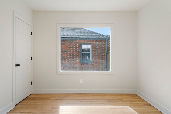 Building Photo - 1340 S Florence Ave