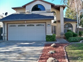 Building Photo - Northeast Modesto With Pool