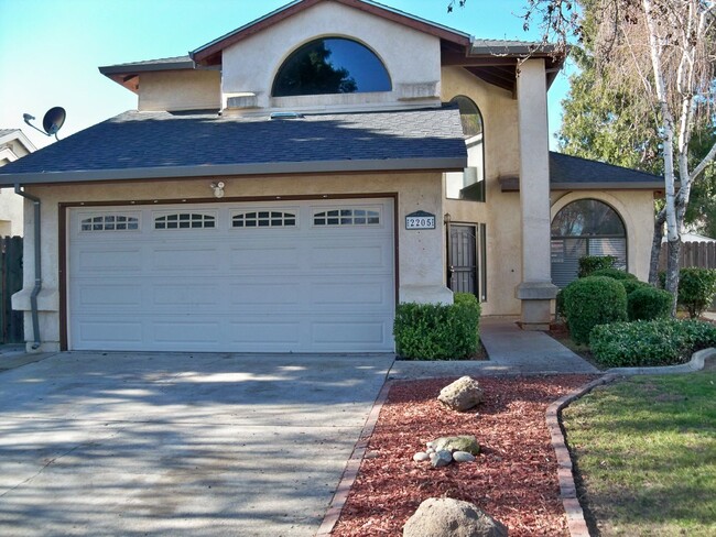 Primary Photo - Northeast Modesto With Pool