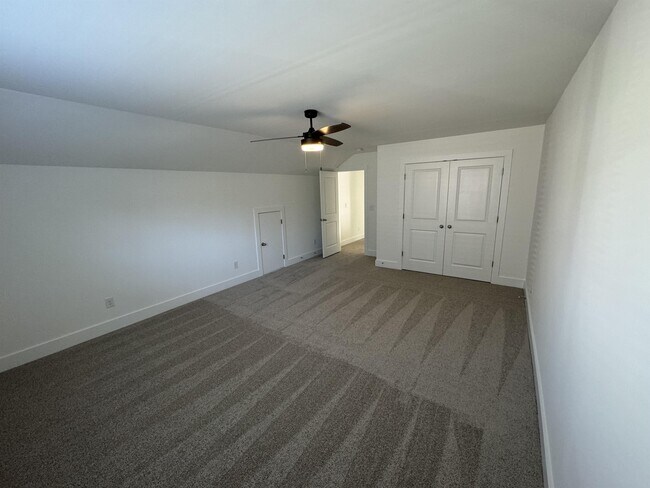 Building Photo - 2128 Middlebridge Ct