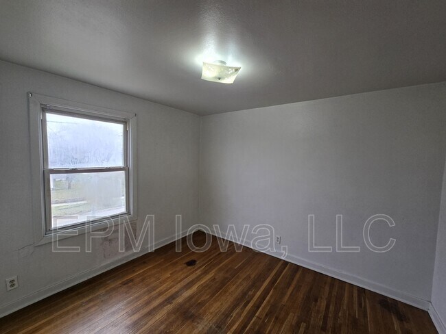 Building Photo - 269 Madison St