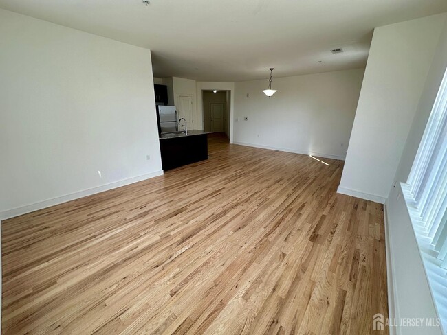 Building Photo - 101 Roosevelt Ave