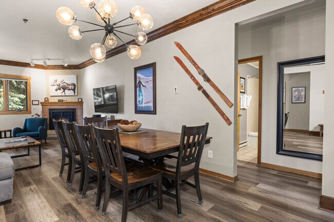Building Photo - 2200 Apres Ski Way
