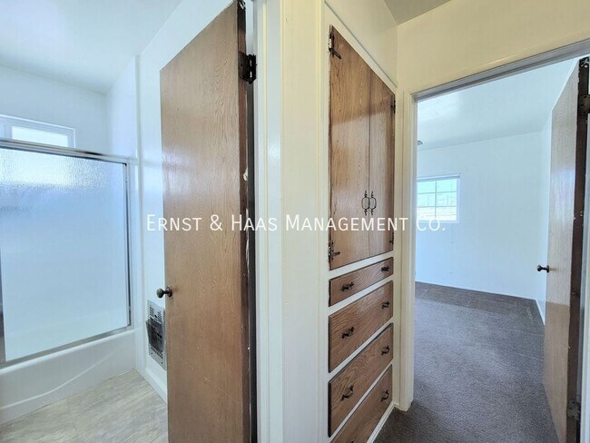 Building Photo - 6576 Falcon Ave