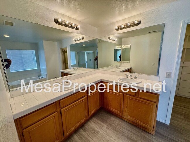 Building Photo - 8598 Cabin Pl