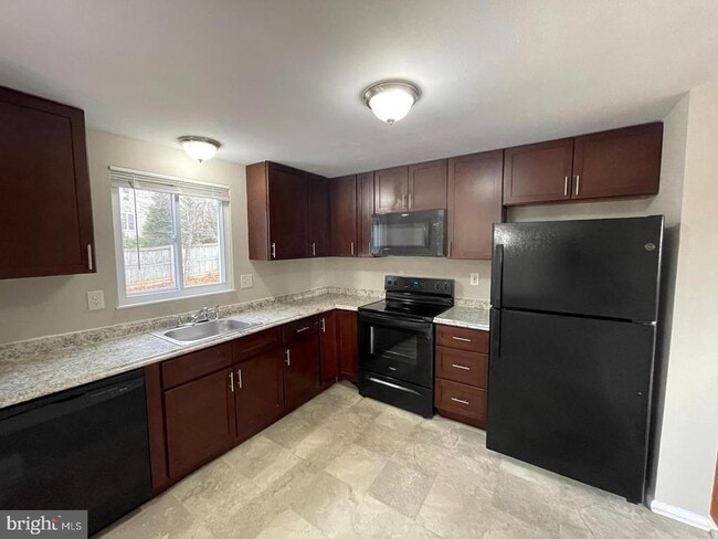 Building Photo - 625 Glynita Cir