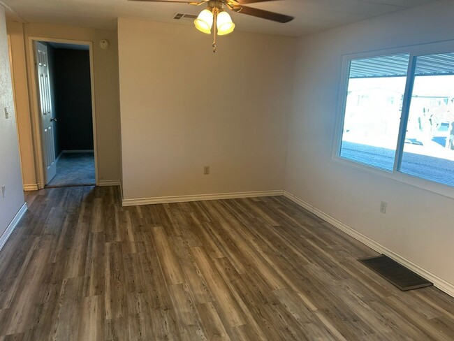 Building Photo - Long term 3 bedroom home in sun lakes