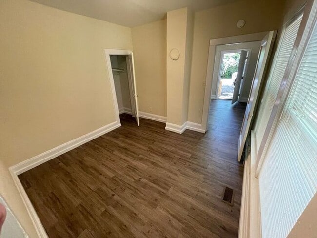 Building Photo - Duplex for rent!